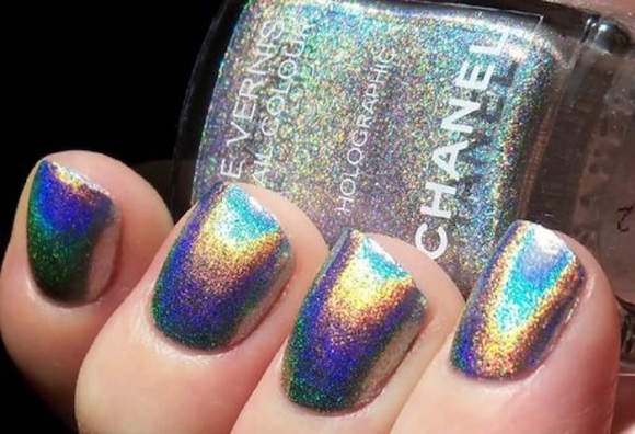 holographic-nail-trend-chanel